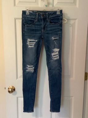 Abercrombie and Fitch size 2, super stretch, skinny jeans, medium wash high-rise